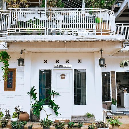 Imah Seuri By Kaya Rooms Tutugan Exterior photo