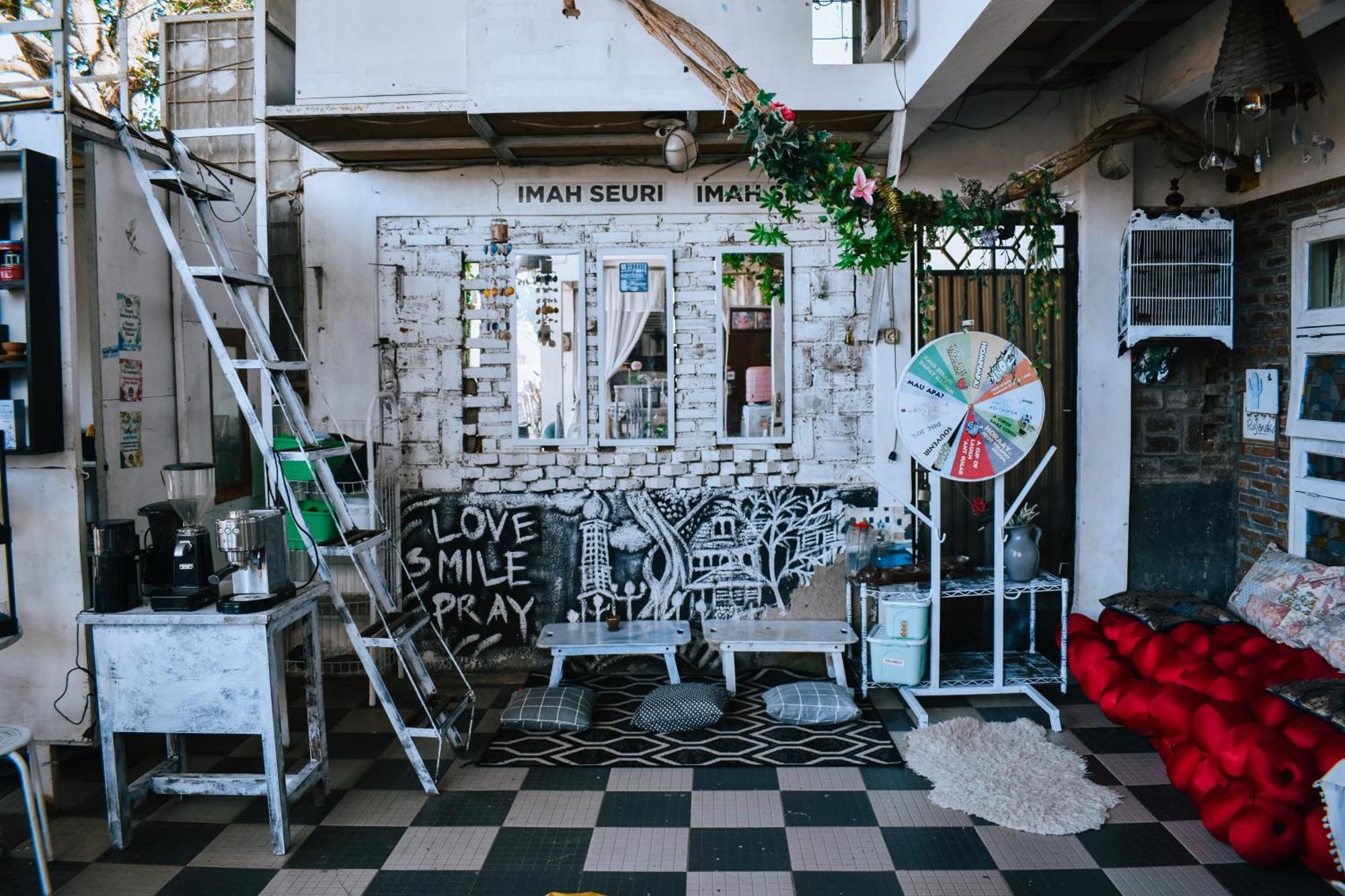 Imah Seuri By Kaya Rooms Tutugan Exterior photo